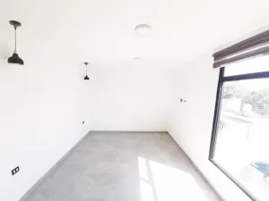 recamara principal con mucha luz natural