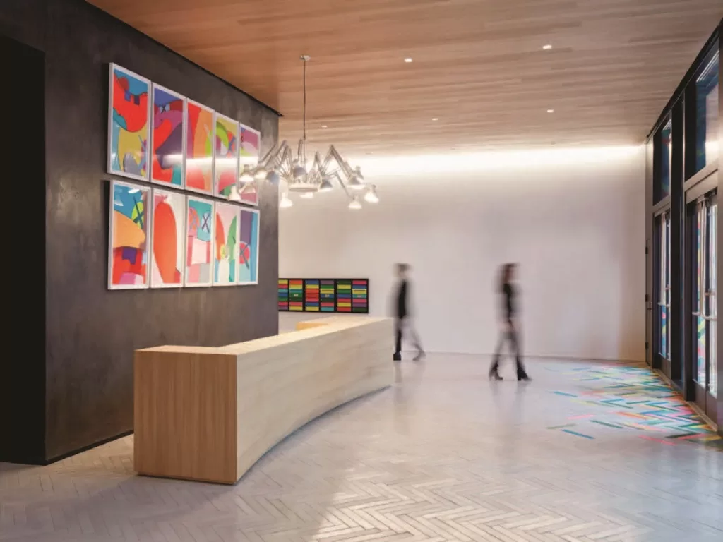 lobby y acceso controlado con vigilancia 24/7