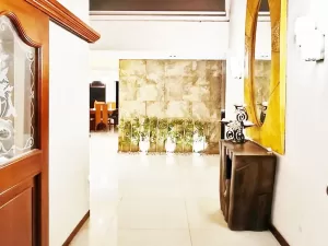 pisos de loseta ceramica en toda la casa