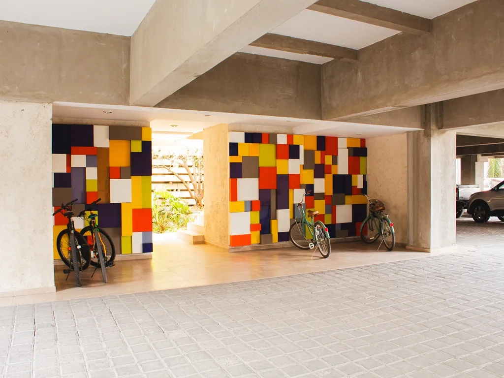 loby y estacionamiento para bicicletas