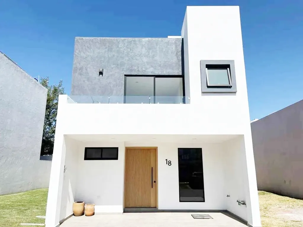 Casas nuevas átras de plaza san diego