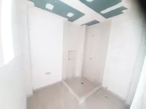 2 baños completos con terminados de lujo