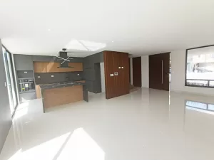 cocina integral equipada de lujo