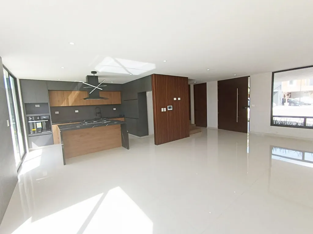 cocina integral equipada de lujo