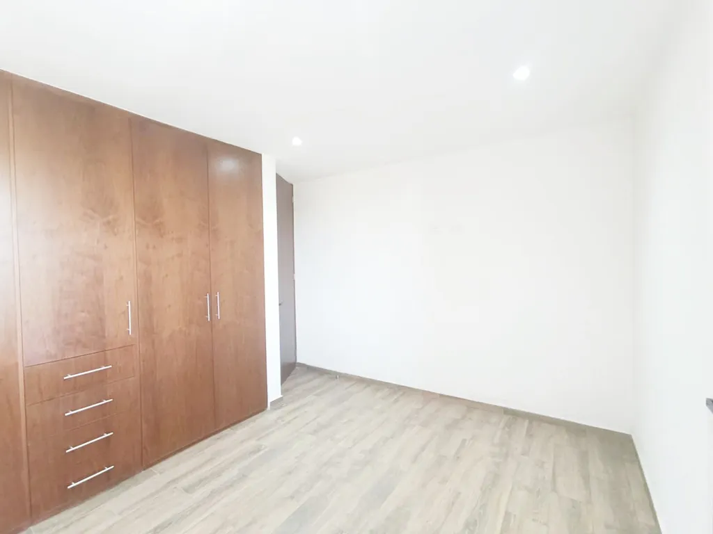 recamaras secundarias muy amplias con luz natural