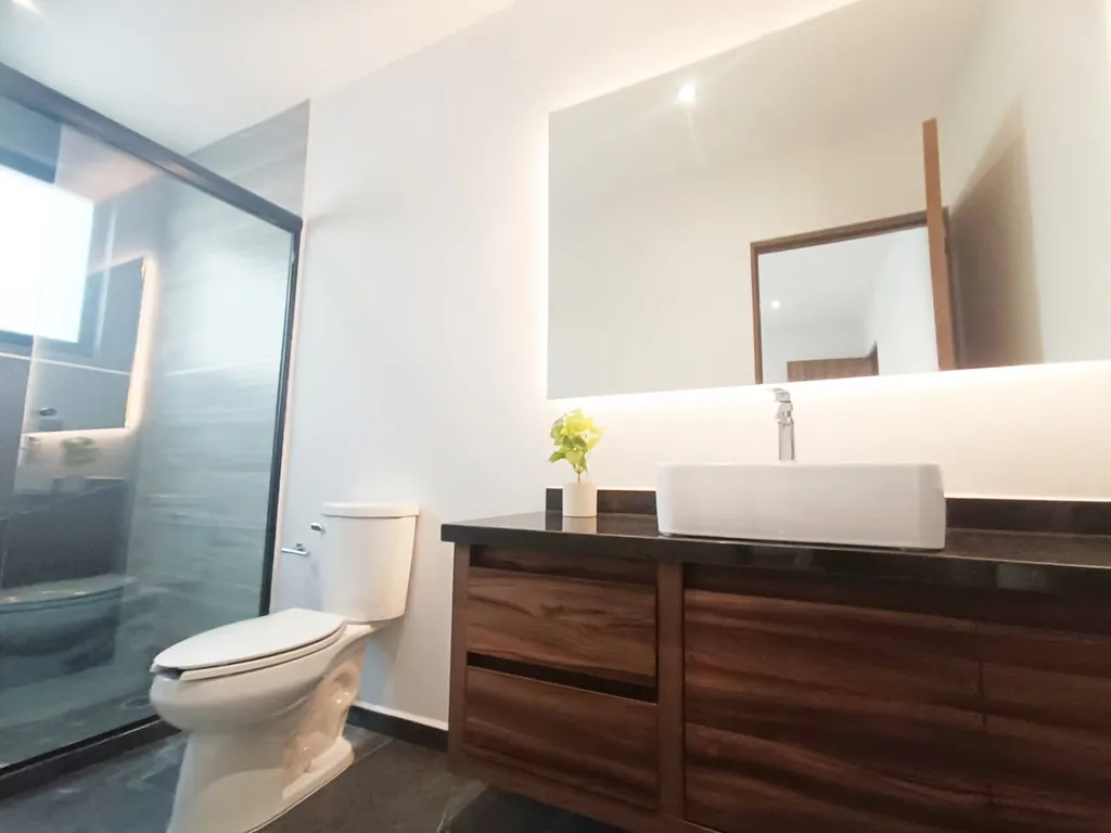 baños en recamaras con terminados de lujo