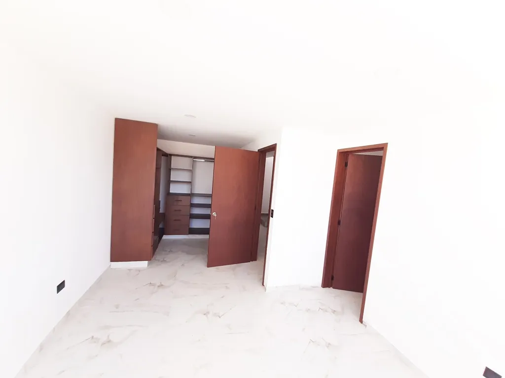 amplio vestidor principal