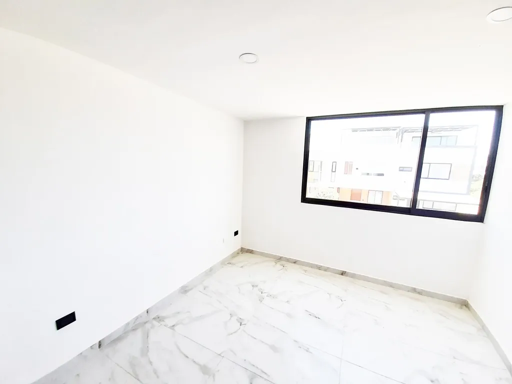 recamara secundaria con mucha luz natural