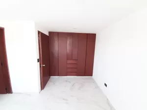 closet amplio en recamaras secundarias