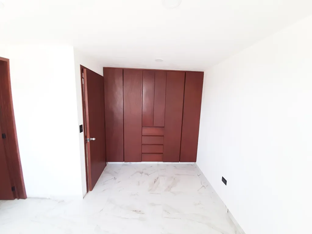 closet amplio en recamaras secundarias