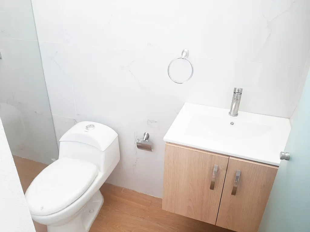 baño completo principal con termiandos de lujo