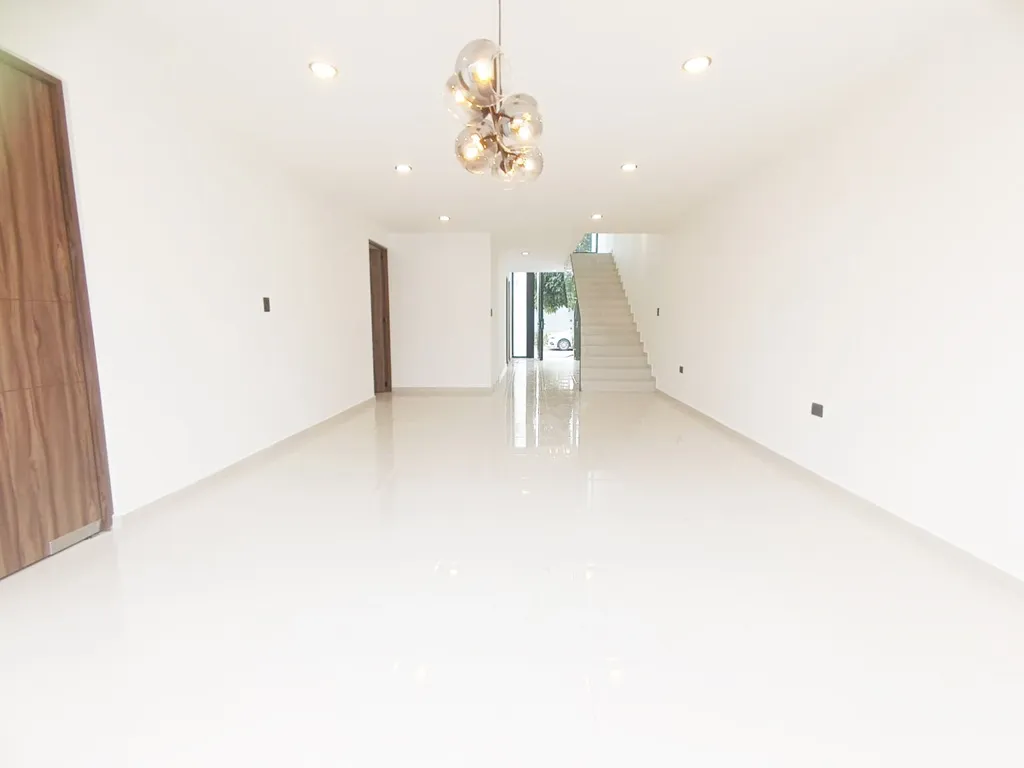 sala comedor con vista al jardín