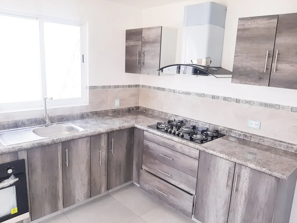 cocina integral equipada y con  alacena