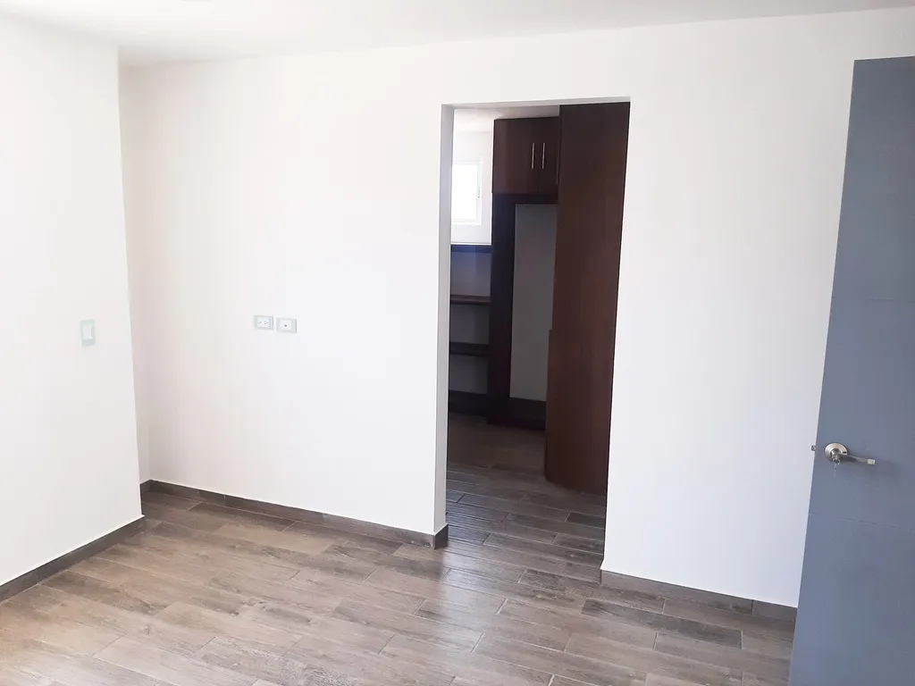 recamara principal con mucha iluminación natural