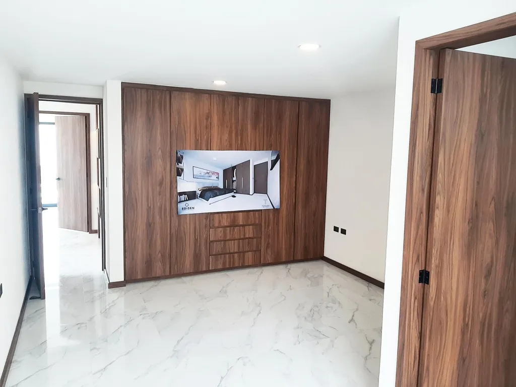 recamaras secundarias con closet y baño completo