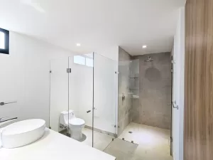 baños de lujo con cristal templado 