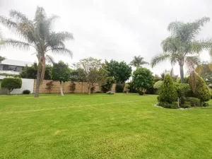 terreno con construcción