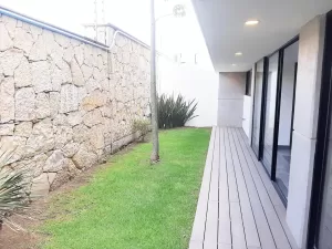 jardín con vista desde el bar