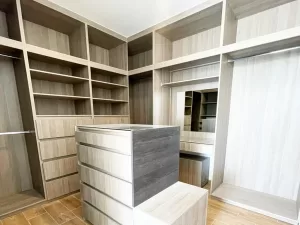 vestidor principal amplio