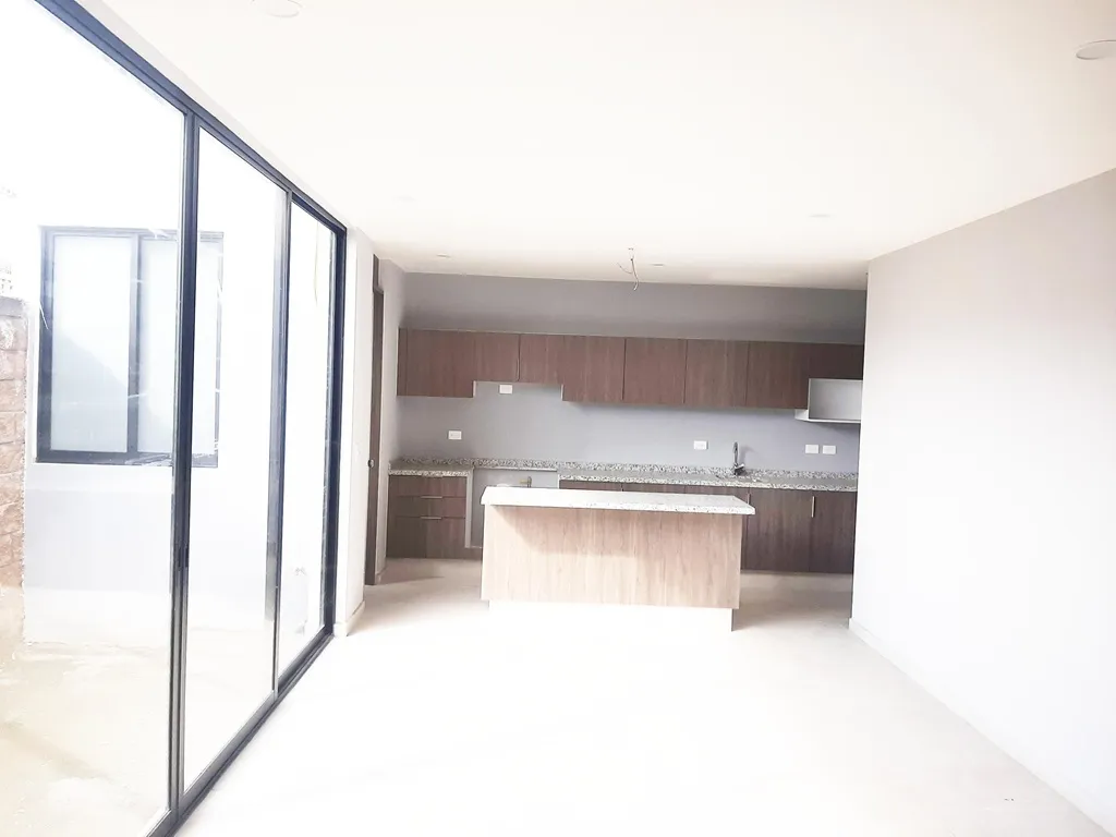 sala comedor con cocina abierta