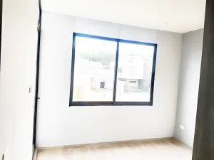 recamaras secundarias con closet muy amplias