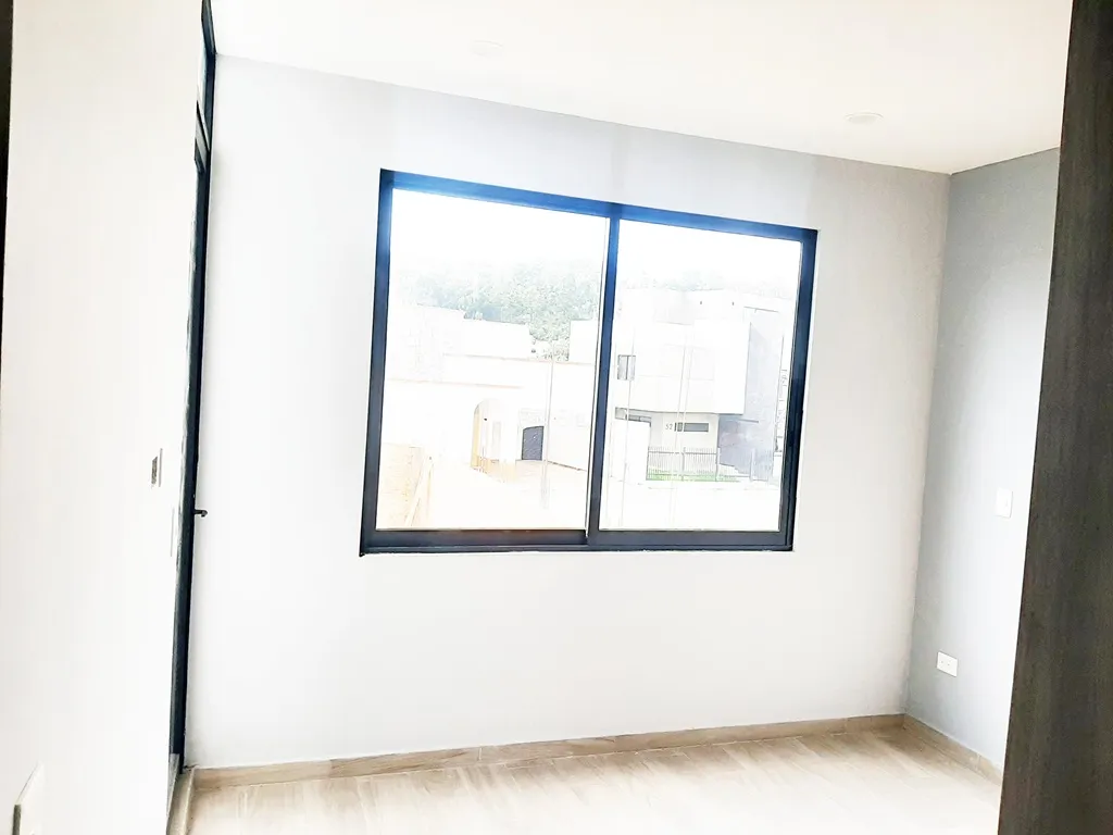 recamaras secundarias con closet muy amplias