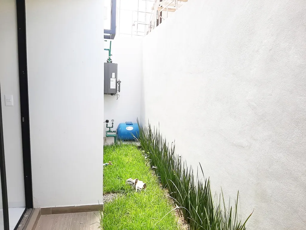 jardín con vista al comedor
