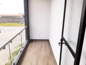 balcón con vista al area verde