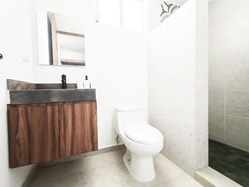 baño completo con terminados de lujo