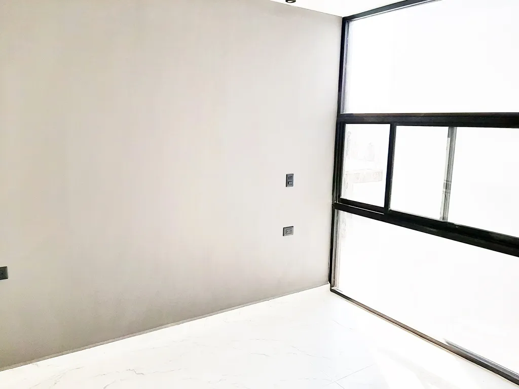 recamara principal con luz natural