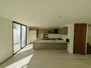 cocina integral equipada de lujo