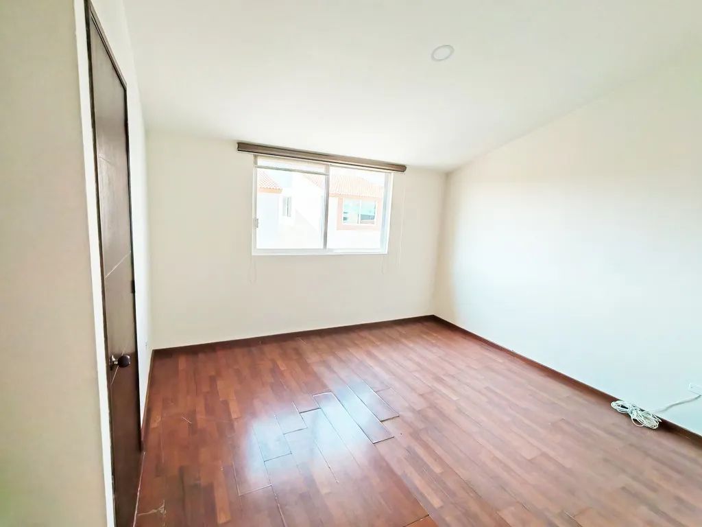 recamara principal muy iluminada