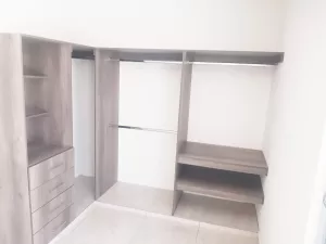 vestidor muy amplio