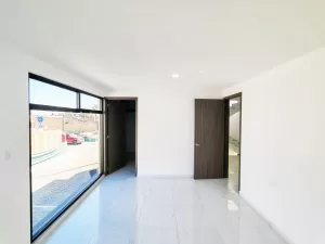 recamara principal con vestidor y baño