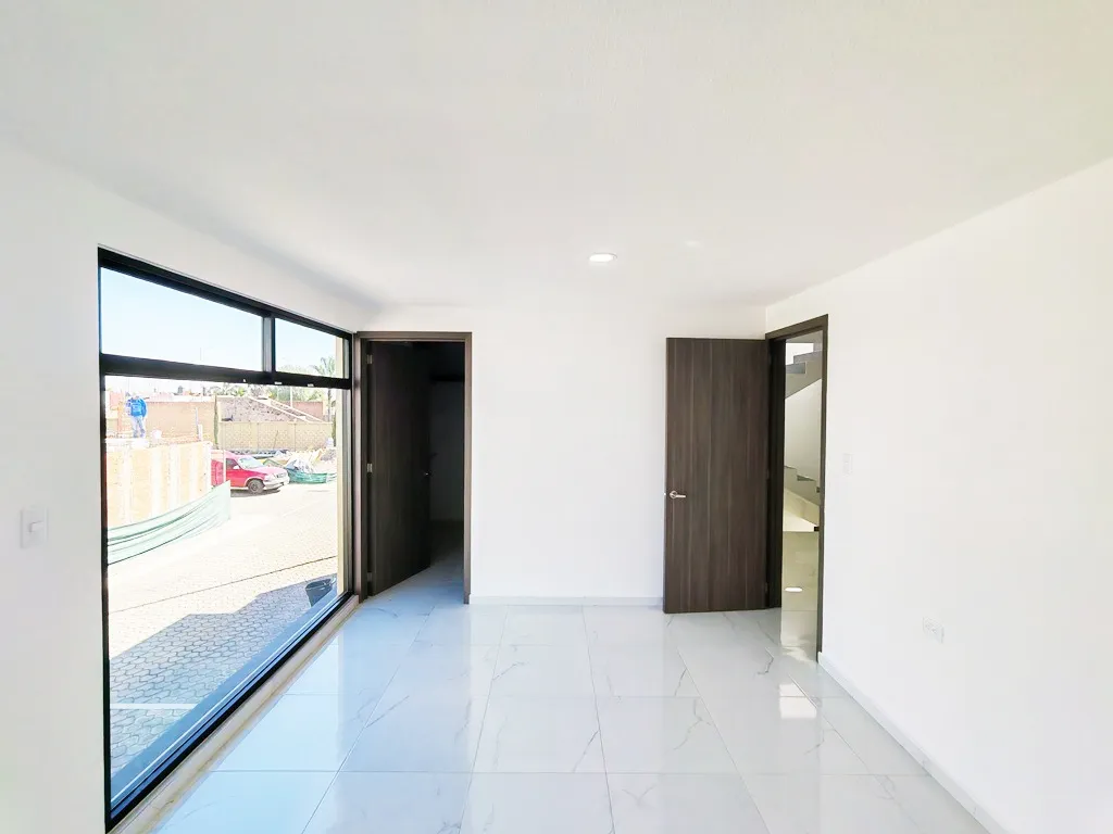 recamara principal con vestidor y baño