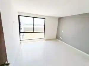 casa con recamara principal amplia y con baño completo