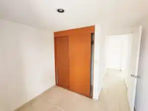 casa de 3 recamaras cada una con closet