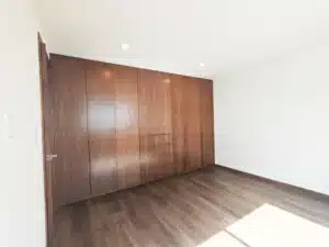 recamaras secundarias amplias con closet y baño completo cada una