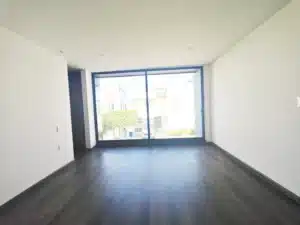hermosa recamara principal con vestidor y baño completo