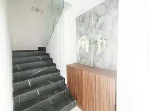 Angelópolis Parque Colima 12 escaleras con marmol