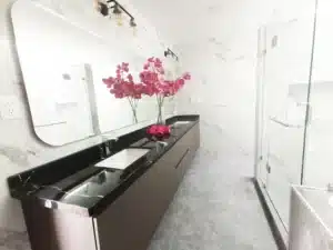 Angelópolis Parque Colima 12 baño de lujo en recamara con marmol negro