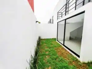 jardín amplio para reuniones