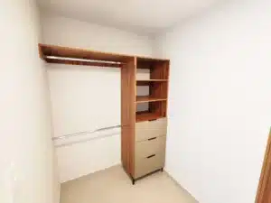 vestidor de madera en recamara principal
