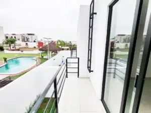 recamara secundaria con balcón
