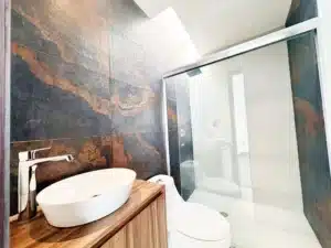 Finca Las Memorias 30 baño completo con terminados de lujo en recamara principal