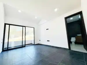Finca Las Memorias 30 amplia recamara principal con baño completo y balcón privado