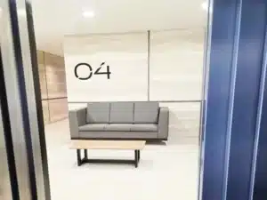 consultorio en magnifica zona, junto a plaza dorada
