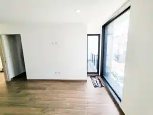 hermosa recamara principal con balcón y vestidor