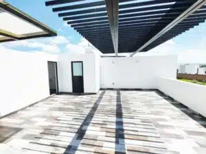 roof garden con pérgola y barra para tus fiestas