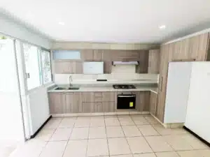 cocina inetgral cerrada muy independiente